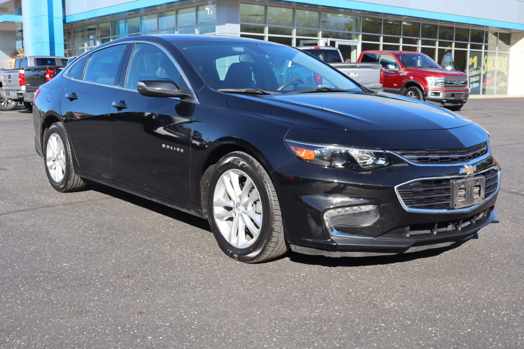 Used 2016 Chevrolet Malibu LT FWD image 2