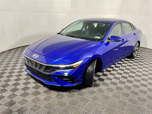 Used 2024 Hyundai Elantra Limited image 10
