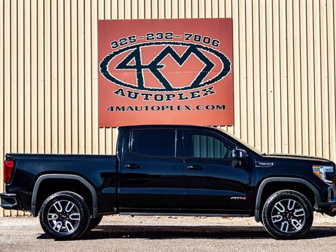 Used 2022 GMC Sierra 1500 AT4 w/ AT4 Premium Package image 2