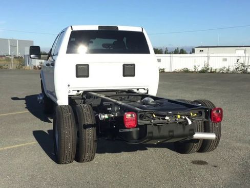 New 2024 RAM 3500 4x4 Crew Cab DRW image 7