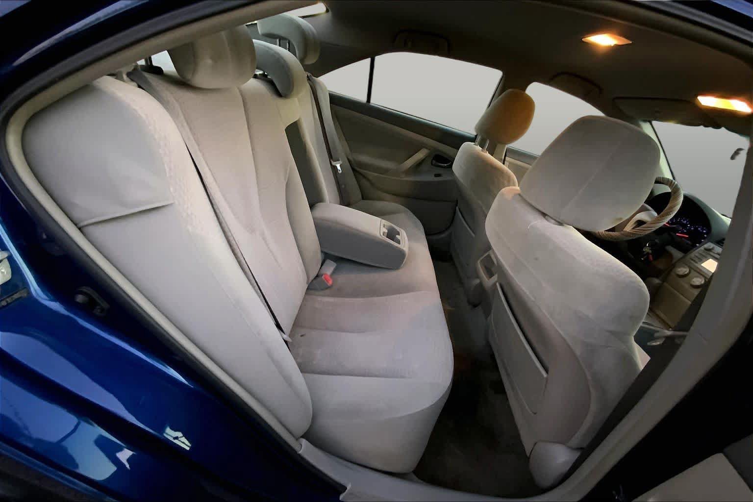 Used 2010 Toyota Camry LE FWD image 14