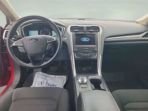 Used 2020 Ford Fusion SE FWD image 11
