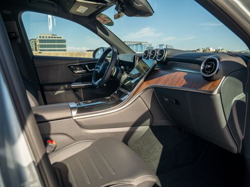 Certified 2025 Mercedes-Benz GLC 350e 4MATIC image 28