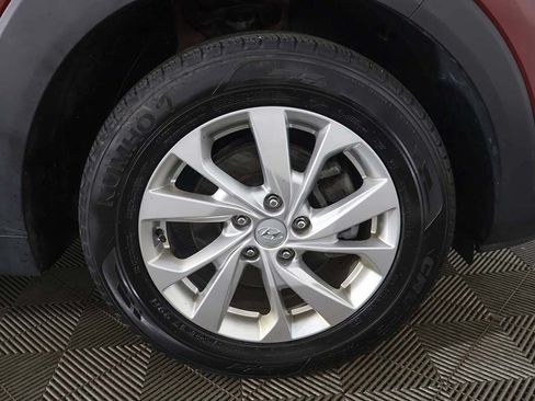 Used 2019 Hyundai Tucson Value FWD image 19