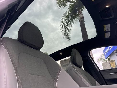 New 2026 Volvo EX30 Cross Country Ultra image 16