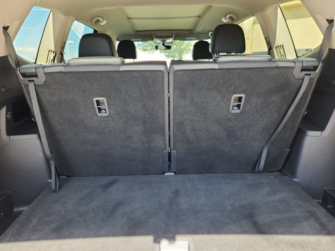 Used 2022 Volkswagen Atlas SE w/ Panoramic Sunroof Package AWD/4WD image 14