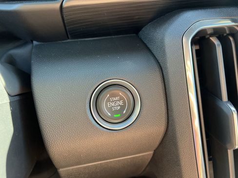 New 2026 GMC Acadia Elevation w/ Elevation Premium Package AWD/4WD image 17