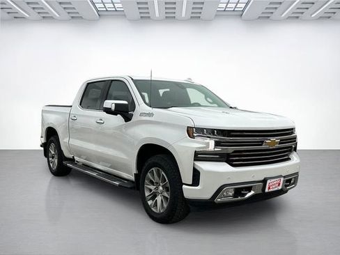 Used 2022 Chevrolet Silverado 1500 High Country w/ Safety Package II image 2