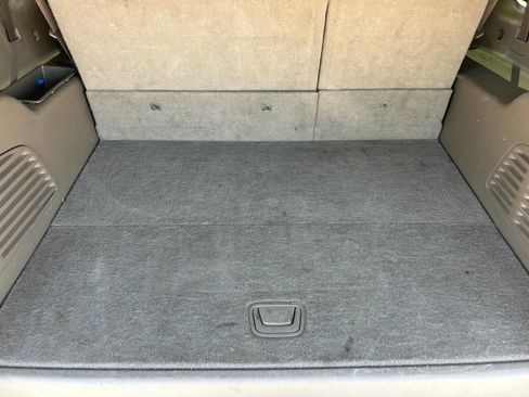 Used 2016 Chevrolet Suburban LTZ RWD image 16