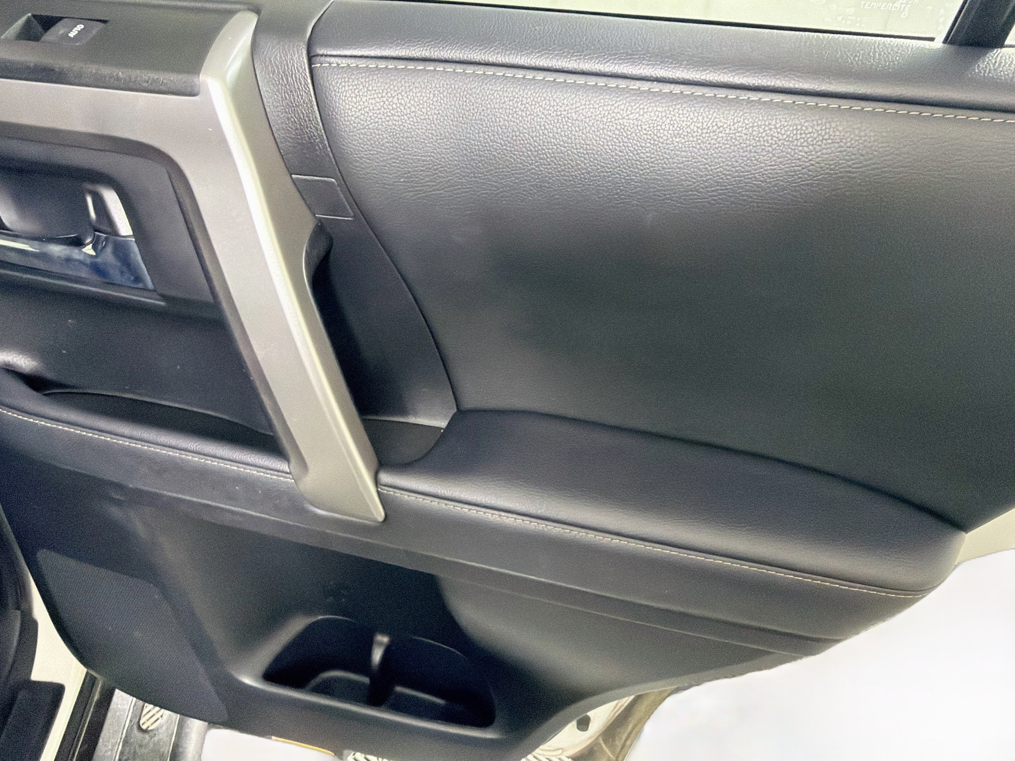Used 2020 Toyota 4Runner SR5 Premium w/ Moonroof Package AWD/4WD image 28