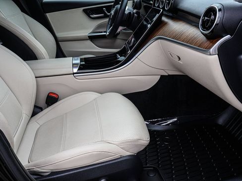 Used 2024 Mercedes-Benz C 300 4MATIC Sedan image 38