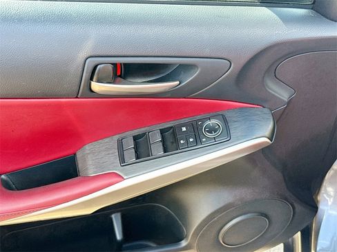 Used 2019 Lexus IS 300 image 19