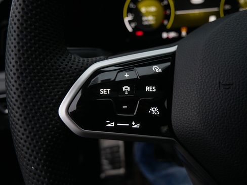 Used 2022 Volkswagen GTI SE image 32