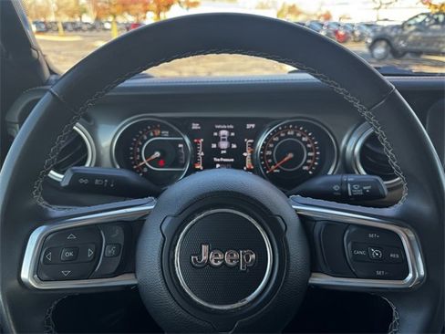 Certified 2023 Jeep Gladiator Overland image 22