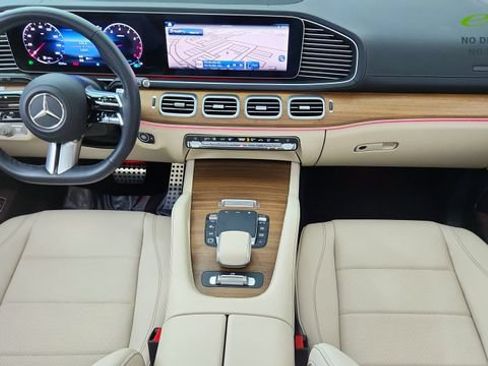 Used 2025 Mercedes-Benz GLS 450 4MATIC w/ AMG Line Exterior image 19