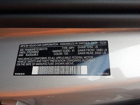 Certified 2025 Volvo XC90 B6 Plus image 32