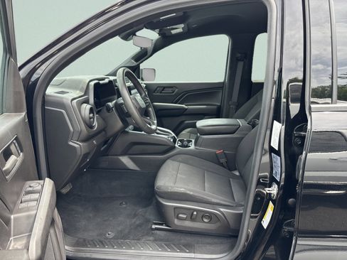 Used 2024 Chevrolet Colorado Trail Boss w/ Advanced Trailering Package AWD/4WD image 10
