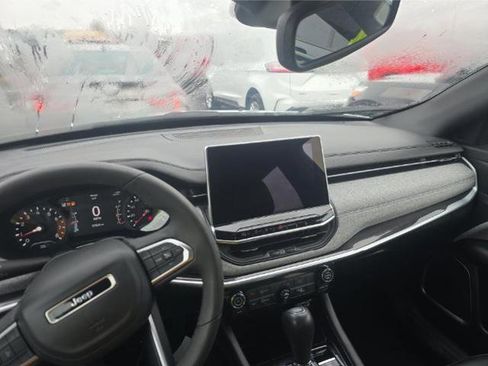 Certified 2023 Jeep Compass Latitude image 3