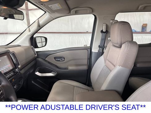 Used 2022 Nissan Frontier SV w/ Technology Package RWD image 12