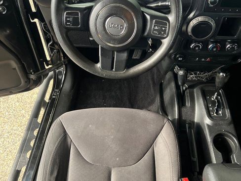 Used 2013 Jeep Wrangler Unlimited Sport image 20