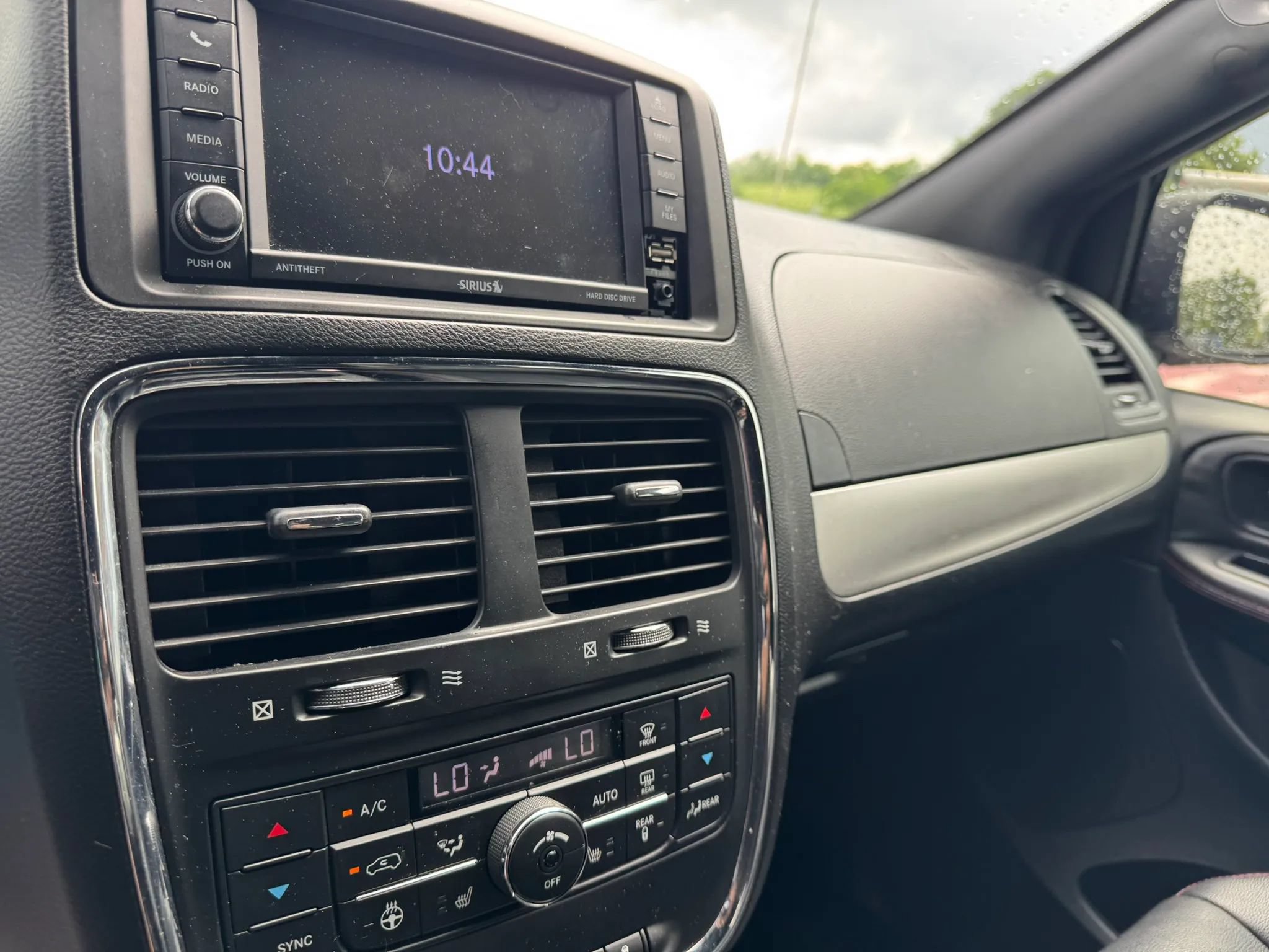 Used 2018 Dodge Grand Caravan GT FWD image 17