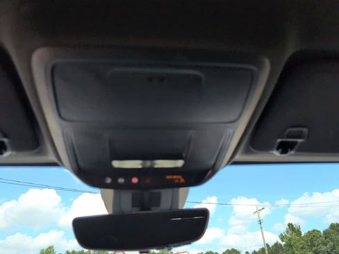 Used 2025 Chevrolet Equinox LT w/ Convenience Package II FWD image 31