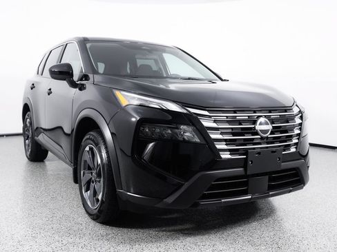 Used 2025 Nissan Rogue SV FWD image 10