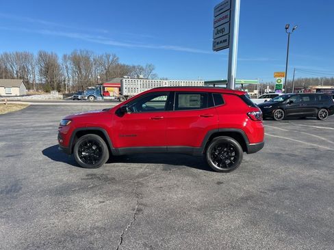 New 2026 Jeep Compass Latitude image 8