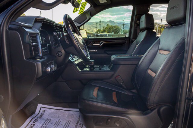 Used 2022 GMC Sierra 1500 AT4 w/ Technology Package AWD/4WD image 6