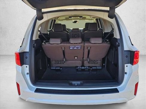 New 2026 Honda Odyssey Touring image 11