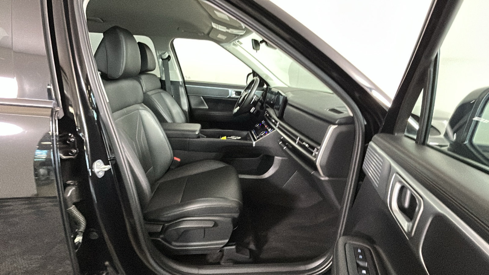 Certified 2024 Hyundai Santa Fe SEL AWD/4WD image 39