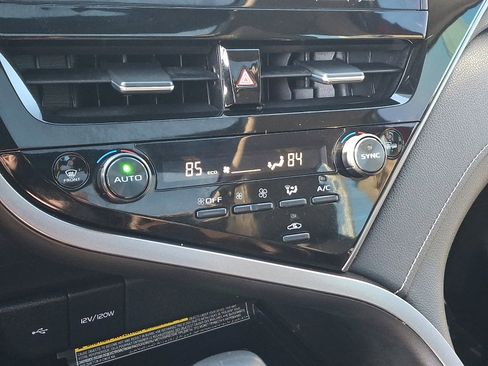 Used 2021 Toyota Camry XSE image 15