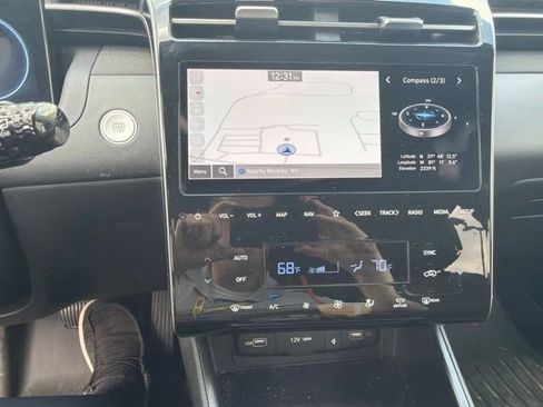 Used 2024 Hyundai Tucson Limited AWD/4WD image 4