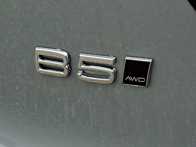 New 2026 Volvo XC40 B5 Core w/ Climate Package AWD/4WD image 9