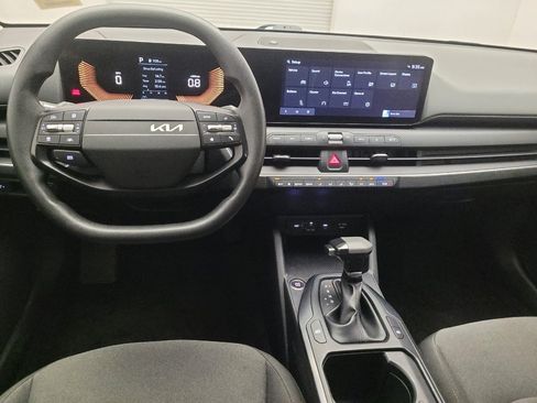 Used 2025 Kia K4 FWD image 22