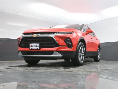 Used 2025 Chevrolet Blazer LT FWD image 36