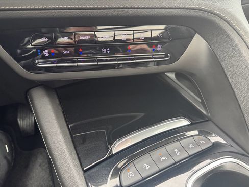 Used 2021 Buick Envision Avenir w/ Technology Package II AWD/4WD image 15