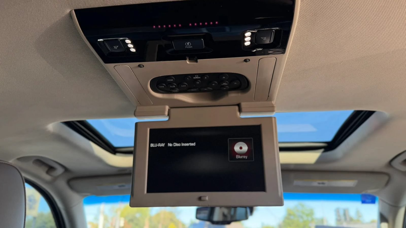 Used 2015 GMC Yukon XL Denali w/ Touring Package RWD image 21