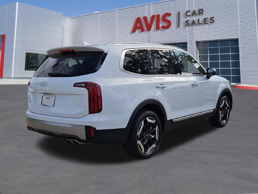 Used 2025 Kia Telluride S FWD image 6