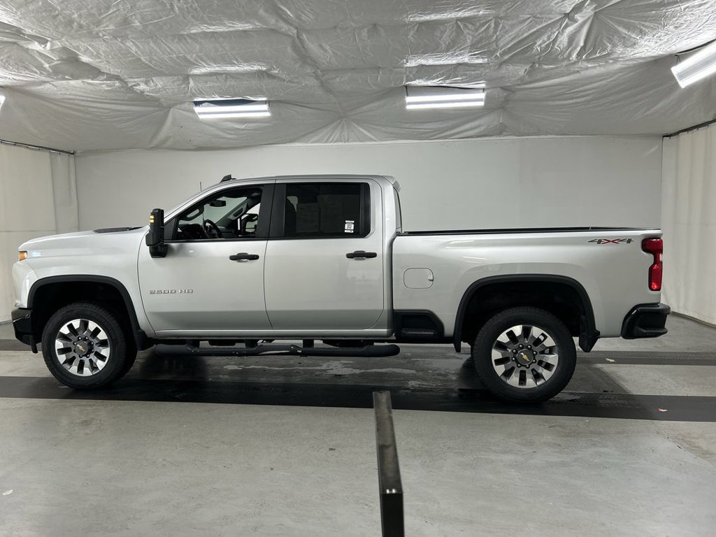 Used 2022 Chevrolet Silverado 2500 Custom w/ Custom Value Package AWD/4WD image 6