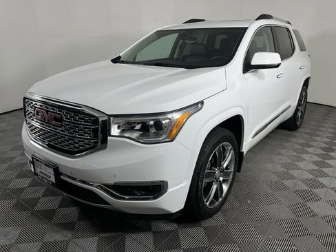 Used 2019 GMC Acadia Denali w/ Technology Package image 4
