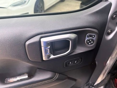 Used 2019 Jeep Wrangler Unlimited Sahara w/ Safety Group AWD/4WD image 12