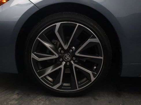 Used 2022 Toyota Corolla SE w/ SE Premium Package image 6