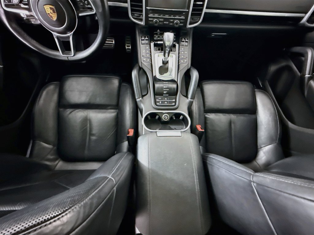 Used 2016 Porsche Cayenne S AWD/4WD image 16
