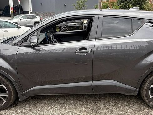 Used 2019 Toyota C-HR XLE FWD image 8