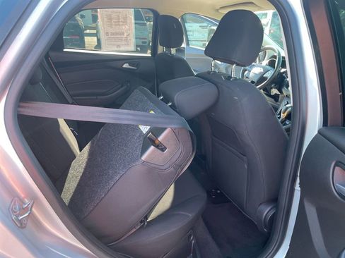 Used 2015 Ford Focus SE w/ SE Sport Package image 32