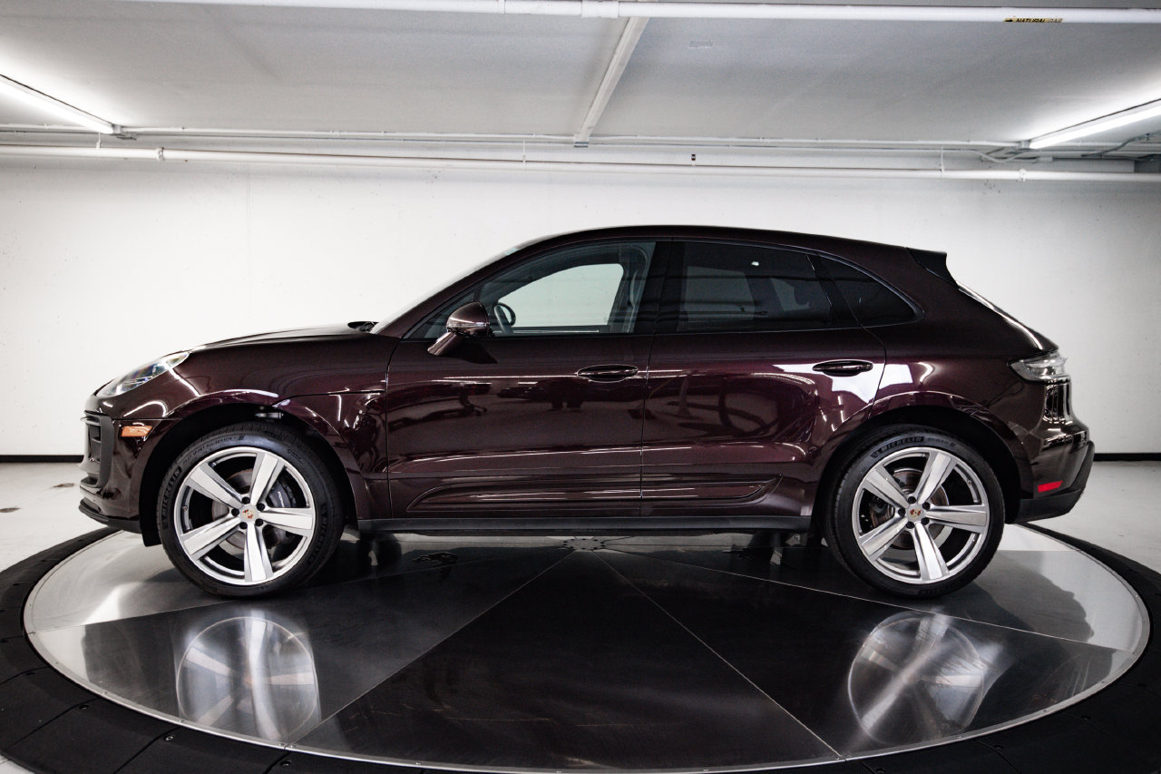 Certified 2026 Porsche Macan AWD/4WD image 2