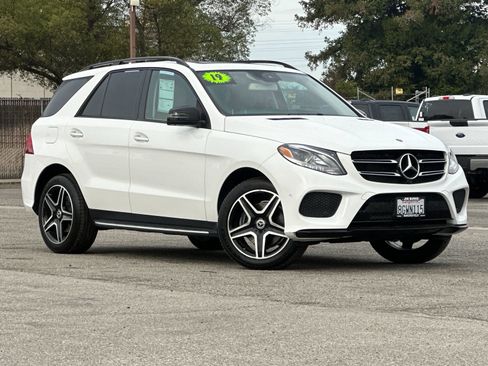 Used 2019 Mercedes-Benz GLE 400 4MATIC image 2
