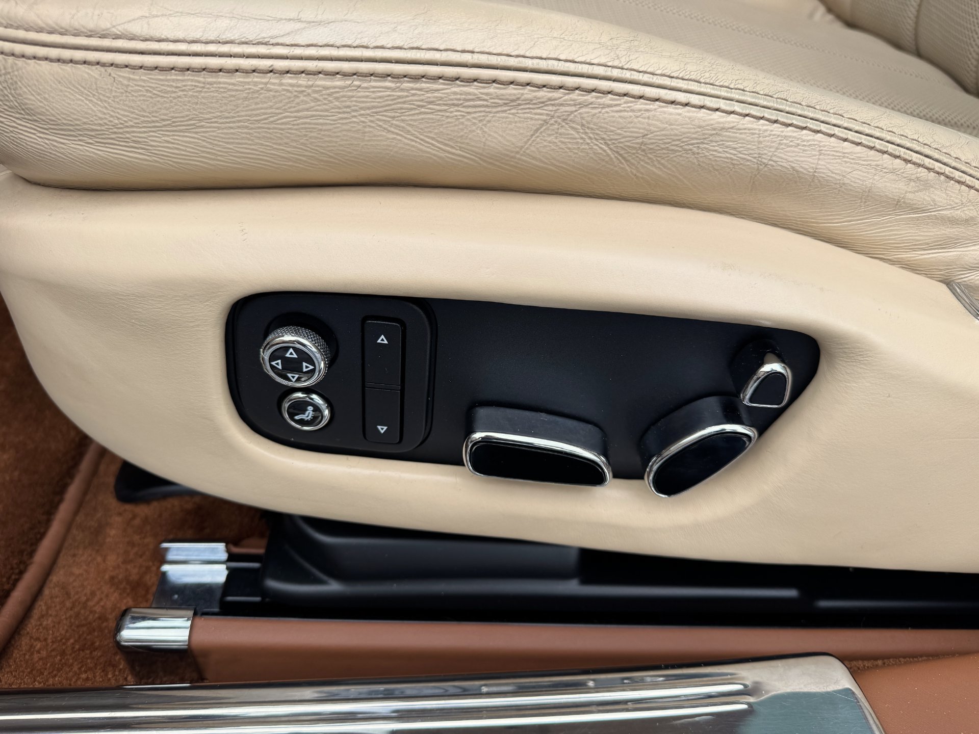 Used 2013 Bentley Mulsanne RWD image 24