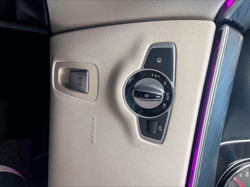 Used 2017 Mercedes-Benz E 300 image 34
